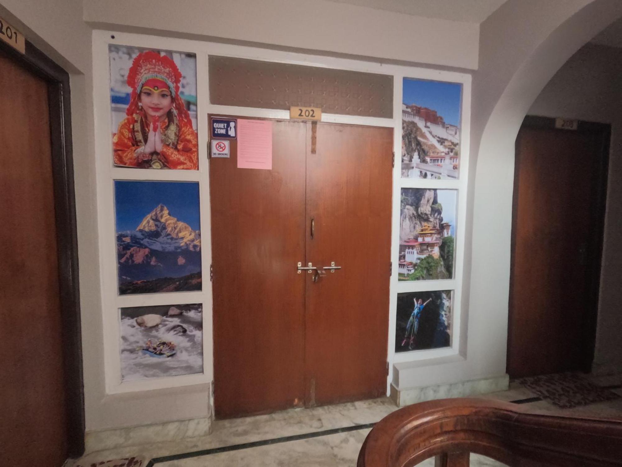 Hello Ktm Hostel Katmandu Zewnętrze zdjęcie